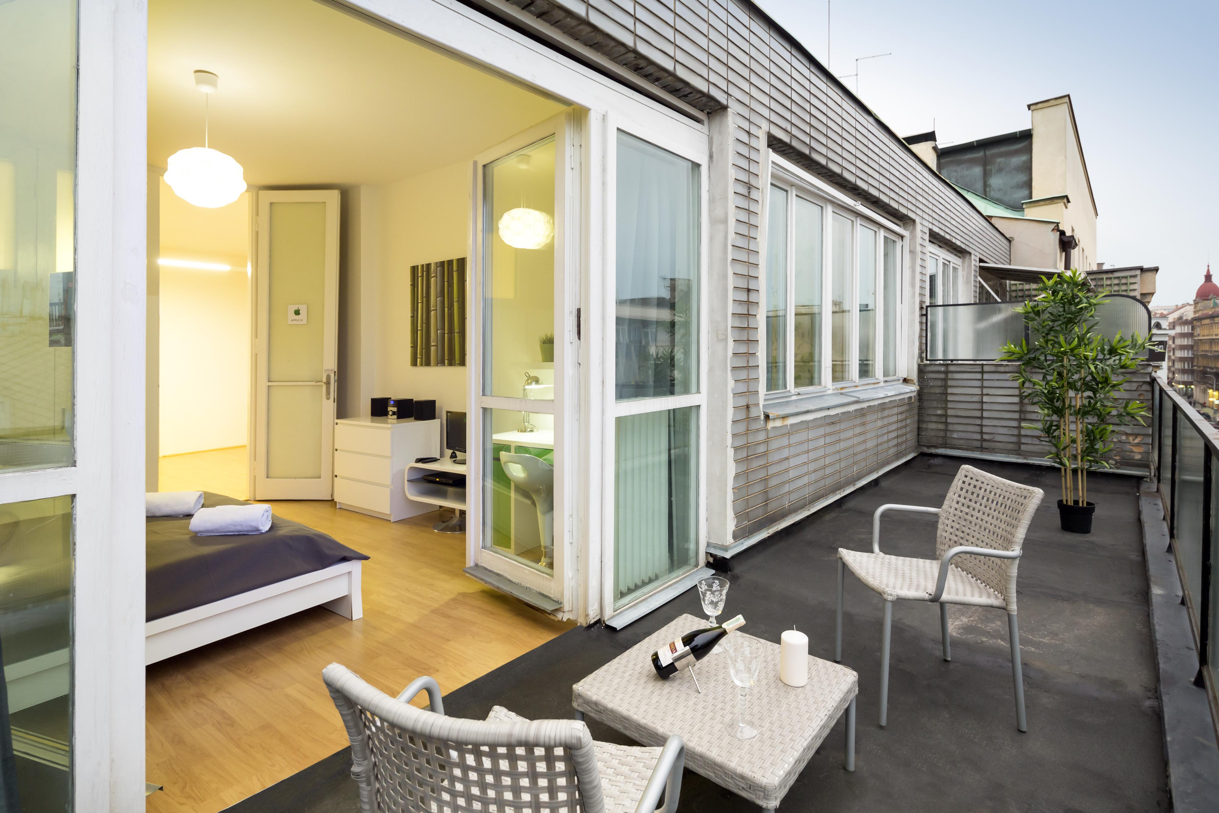 New Town - Apple Apartments Prague Luaran gambar