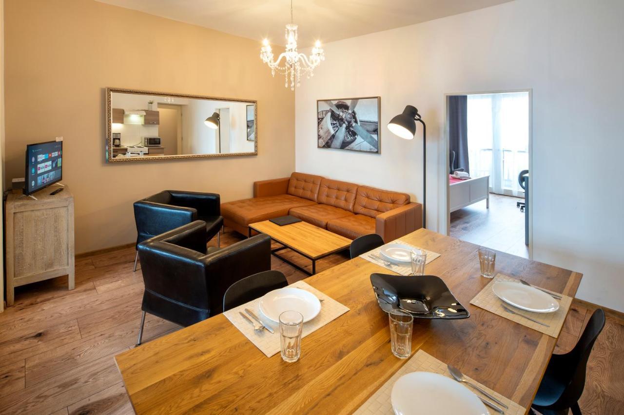 New Town - Apple Apartments Prague Luaran gambar