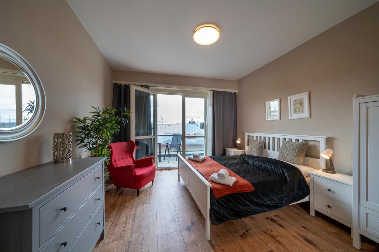 New Town - Apple Apartments Prague Luaran gambar