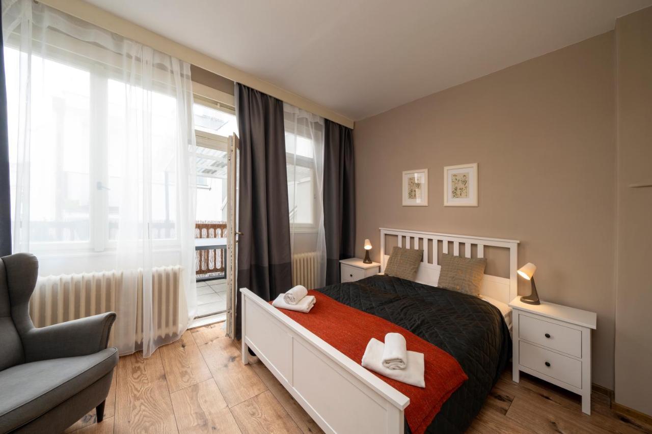 New Town - Apple Apartments Prague Luaran gambar
