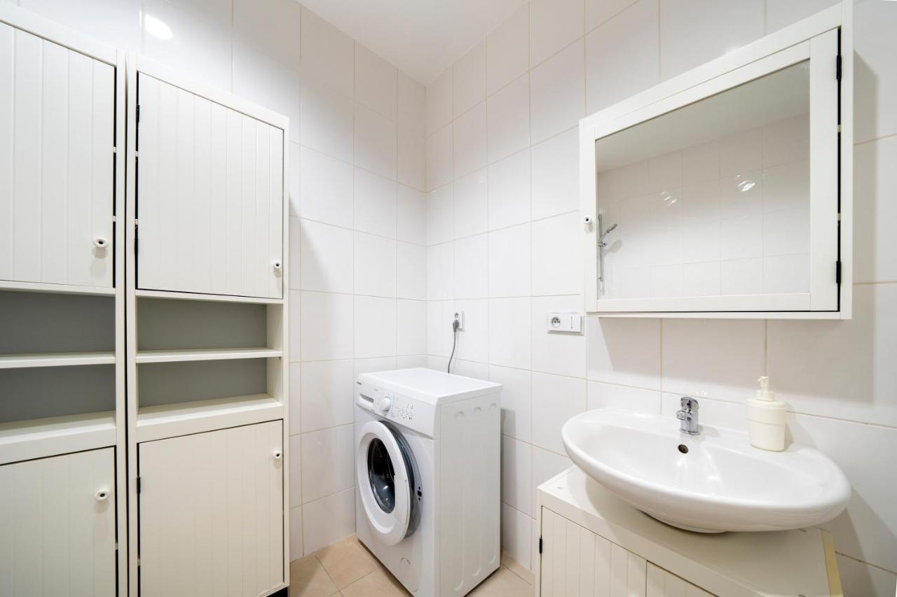 New Town - Apple Apartments Prague Luaran gambar