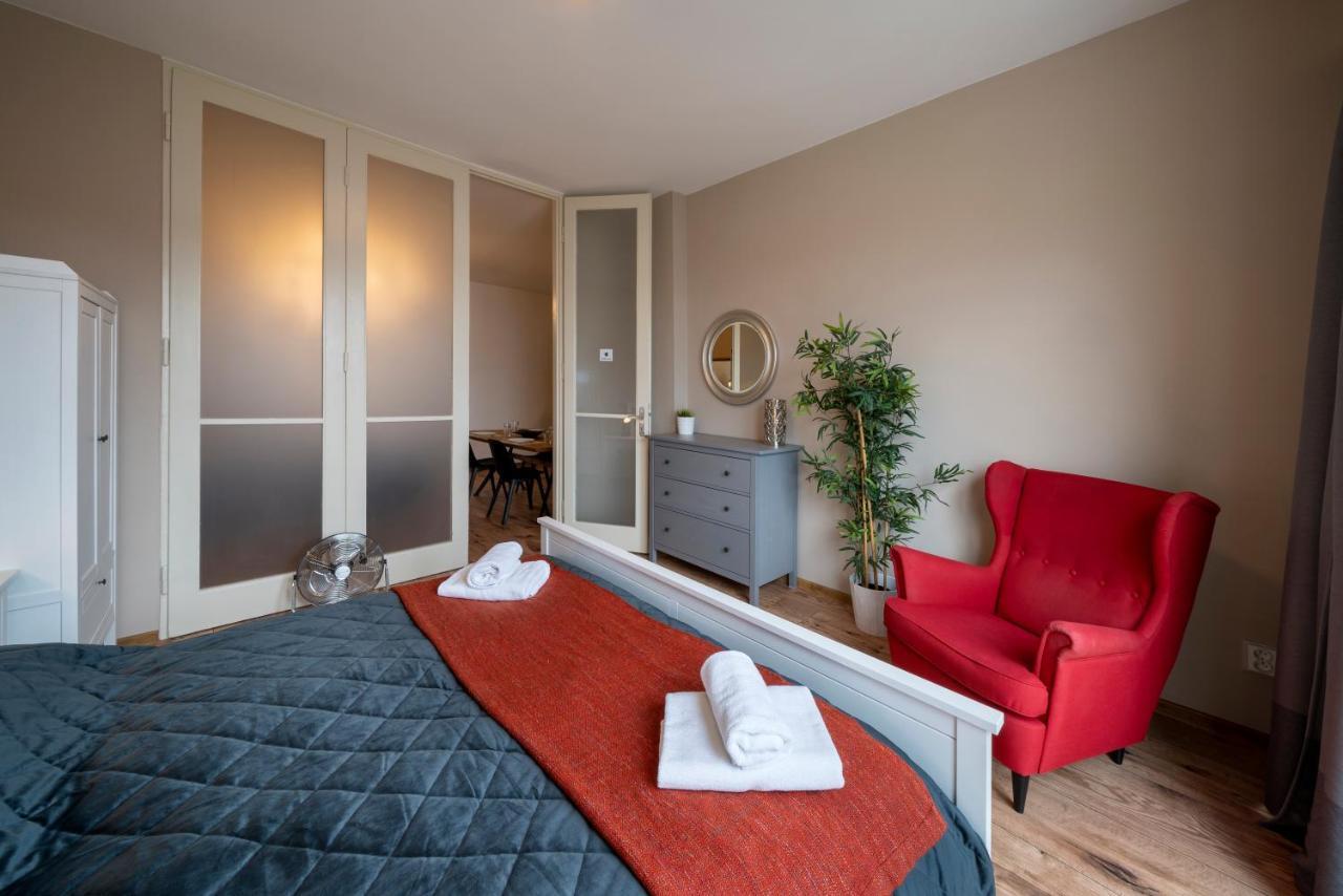 New Town - Apple Apartments Prague Luaran gambar