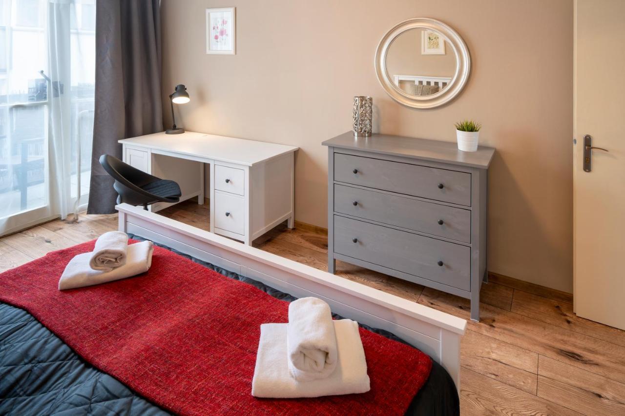 New Town - Apple Apartments Prague Luaran gambar