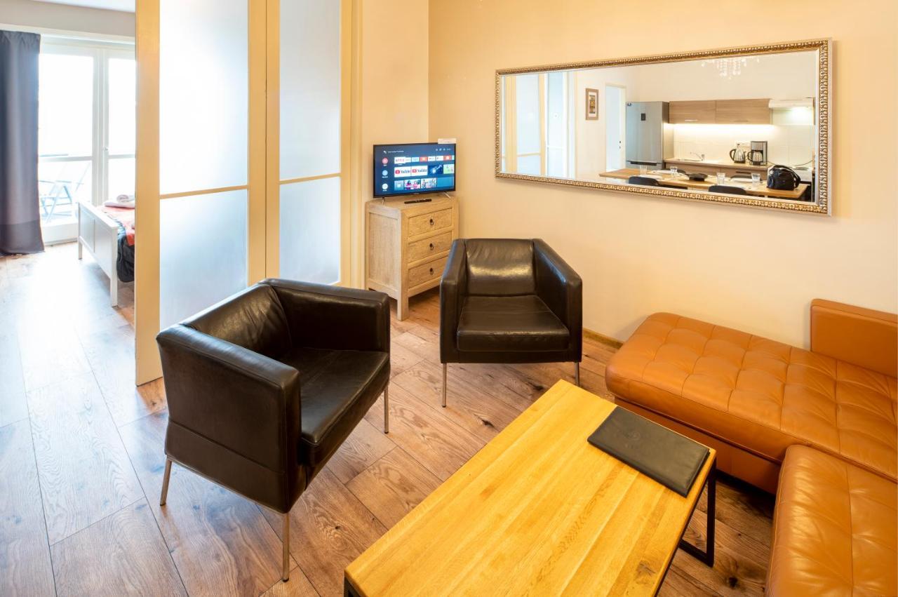 New Town - Apple Apartments Prague Luaran gambar
