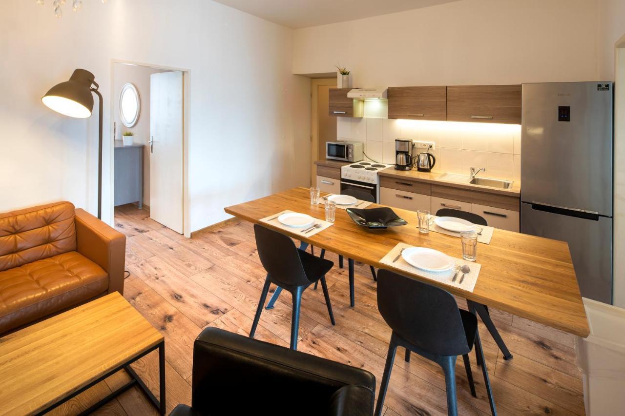New Town - Apple Apartments Prague Luaran gambar