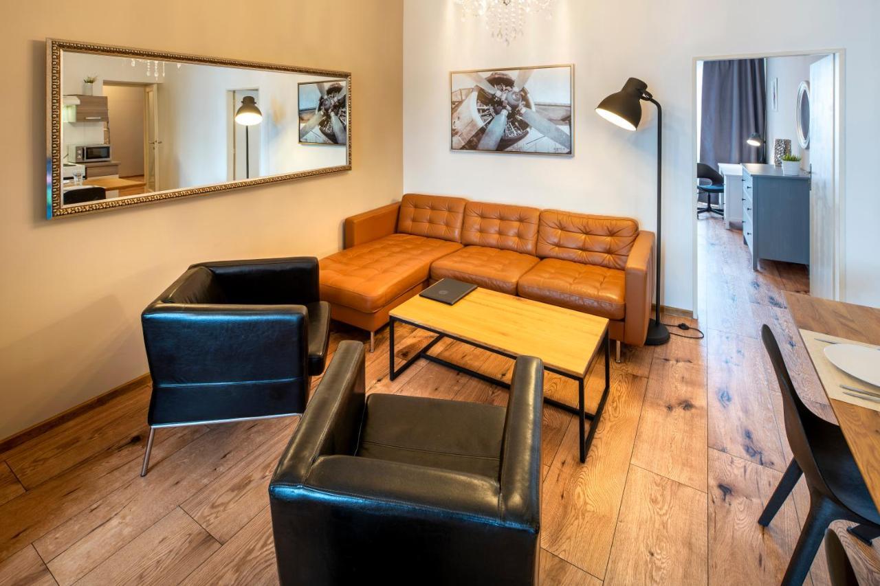 New Town - Apple Apartments Prague Luaran gambar